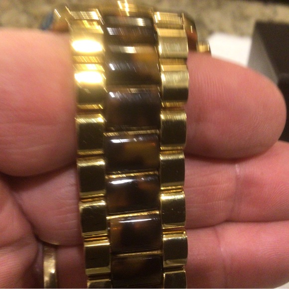 Vintage Michael Kors Watch MK-5696, Box, Owners Manual, Unique - Picture 5 of 5